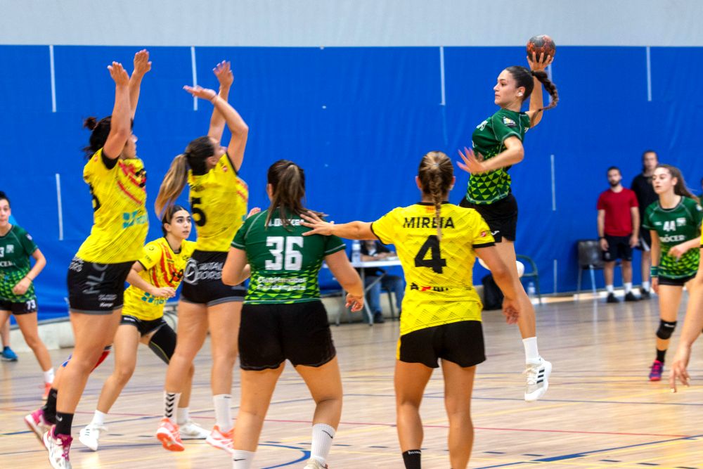 Dues noves derrotes dels sèniors del Club Handbol Cerdanyola